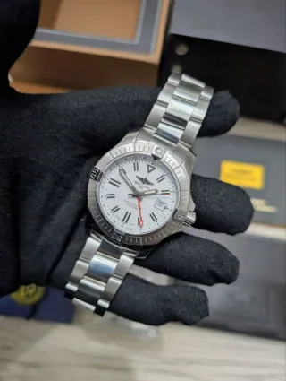 Breitling Avenger GMT 43mm Reloj Automático