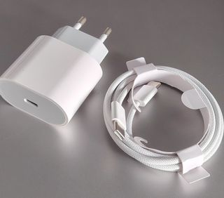 35W Cargador USB-C compartible iPhone 15/16/17