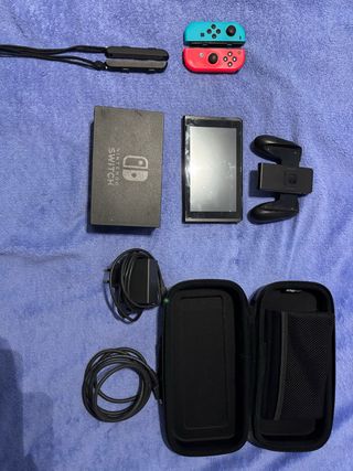 Nintendo Switch Azul/Rojo + Accesorios