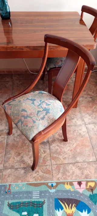 Mesa de comedor con 6 sillas