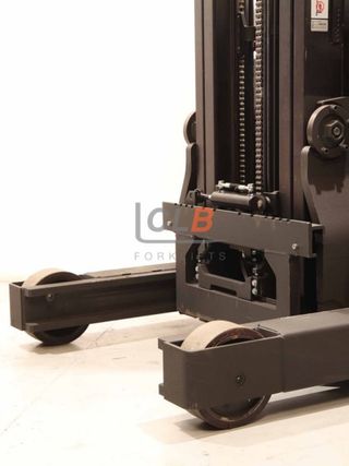 Ref. M-6074 Retráctil BT RRE 140 B