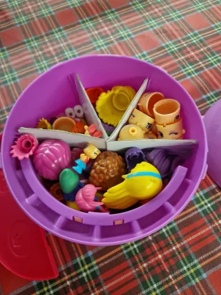 Cabezas Pinypon con accesorios.