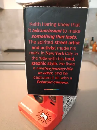 Polaroid Now Keith Haring Cámara Roja