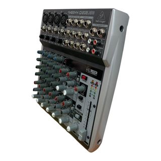 CONTROLADORA BEHRINGER XENYX Q1202USB + ACC