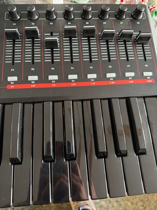Akai MPK249 Controlador MIDI Teclado