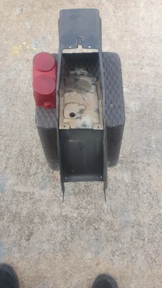 Guardabarros y cristal piloto Derbi Variant Sport