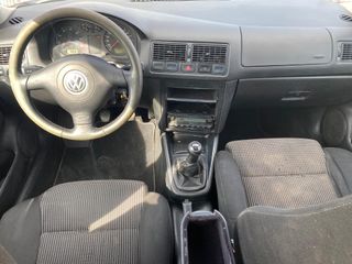 Volkswagen Golf 2000