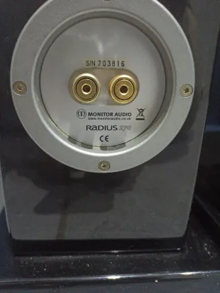 Monitor Audio Radius 7 Altavoces.