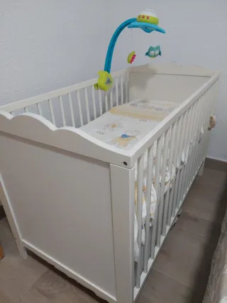 Cuna de bebé con colchon