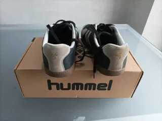 Zapatillas Hummel Beige y Negras