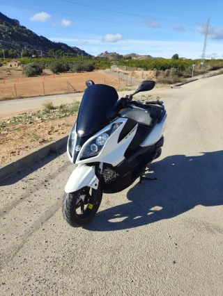 Kymco Superdink 125cc Scooter