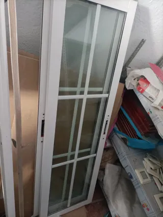 Lote 3 ventanas y 3 puertas aluminio lacado blanc.