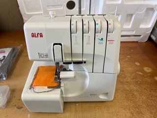 Remalladora Alfa 8707 + Overlock Nueva