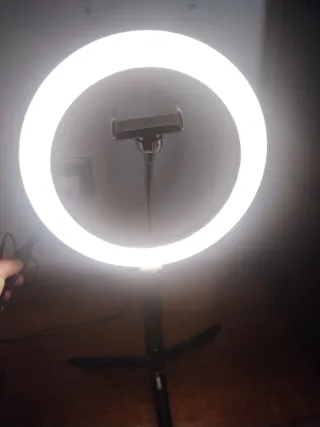 Aro de luz con soporte para móvil