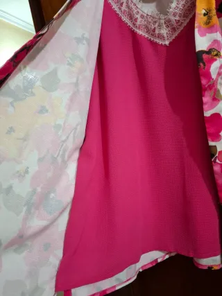 Blusa floral multicolor con encaje