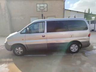 Hyundai H-1 2002