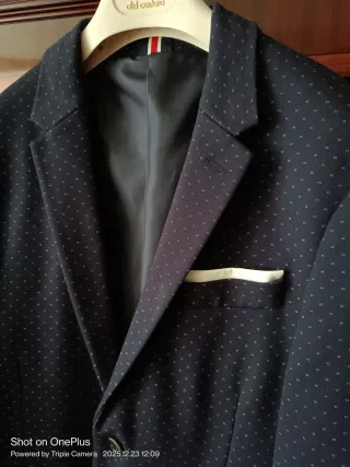 Americana Zara Negra con coderas.