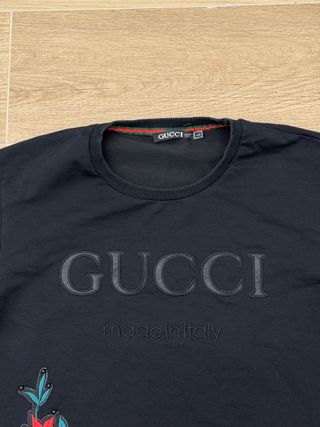 Jersey Negro de Mujer con detalles florales