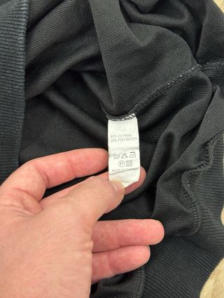 Jersey Negro de Mujer con detalles florales