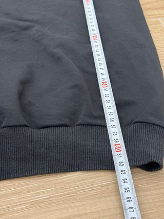 Jersey Negro de Mujer con detalles florales