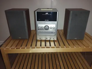 Minicadena JVC Plata y Marrón