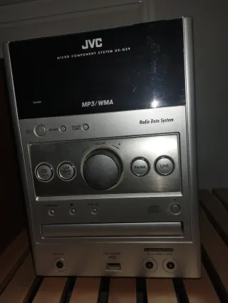 Minicadena JVC Plata y Marrón