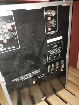 Minicadena JVC Plata y Marrón