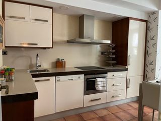 Muebles de cocina formica de calidad. color marfil