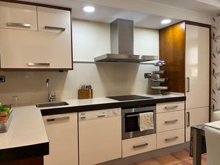 Muebles de cocina formica de calidad. color marfil