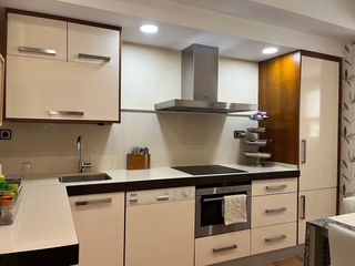 Muebles de cocina formica de calidad. color marfil