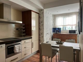 Muebles de cocina formica de calidad. color marfil