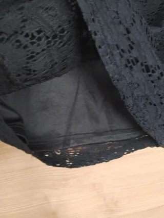 Falda negra de encaje