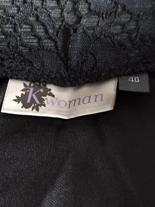 Falda negra de encaje