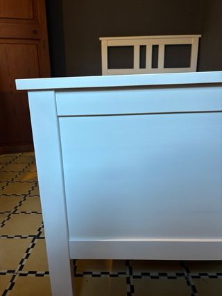 Cama individual Ikea blanca con colchón