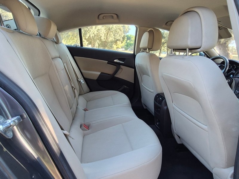 Opel Insignia 2010, foto 11