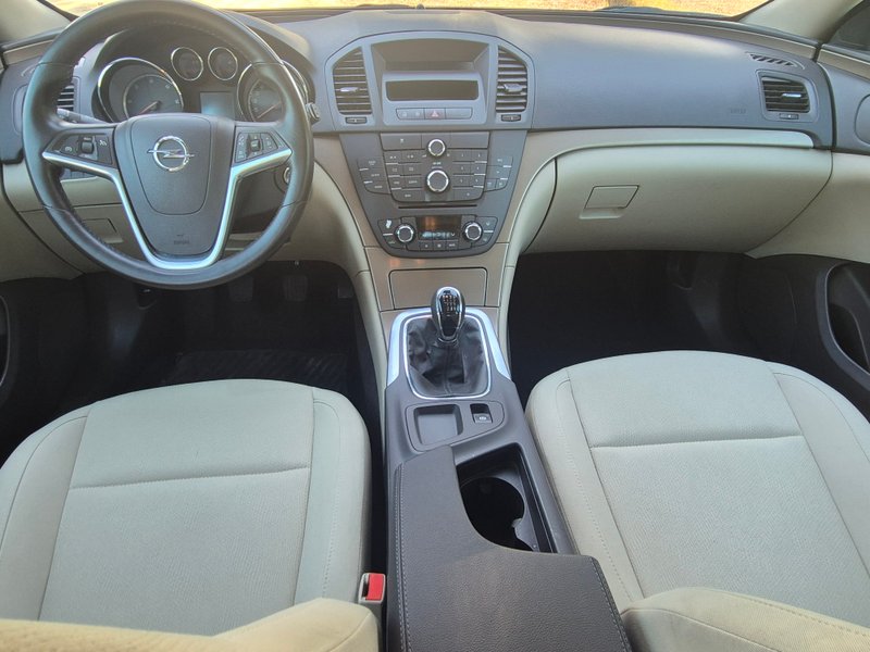 Opel Insignia 2010, foto 9