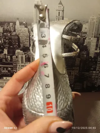 Sandalias tacón plateadas serpiente talla 38