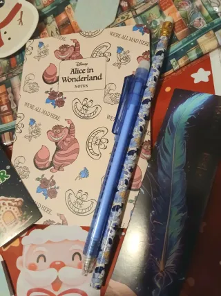 Lote papelería temática Alicia en el País