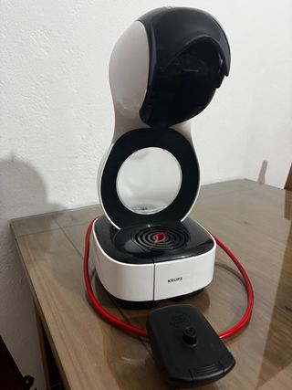 Cafetera Dolce Gusto Krups Blanca y Negra