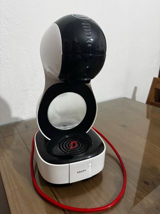 Cafetera Dolce Gusto Krups Blanca y Negra