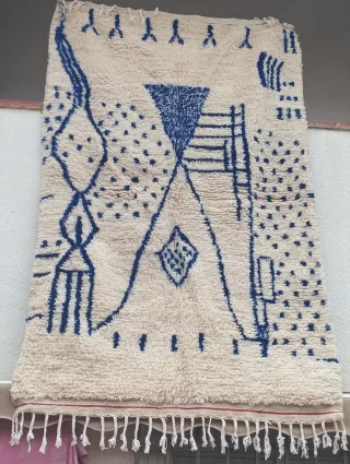 Alfombra de lana con diseño azul y blanco