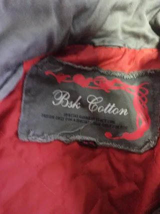 Cazadora verde militar con forro naranja