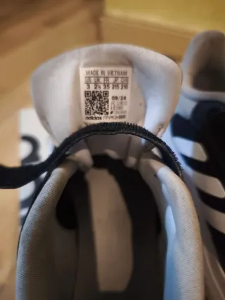 Zapatillas Adidas niño negras y blancas