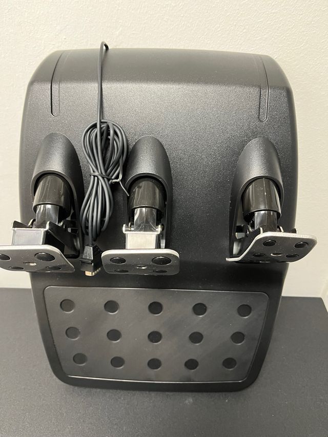 Volante Logitech G923 con Pedales