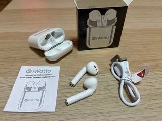 Auriculares inalámbricos iWotto blancos a estrenar