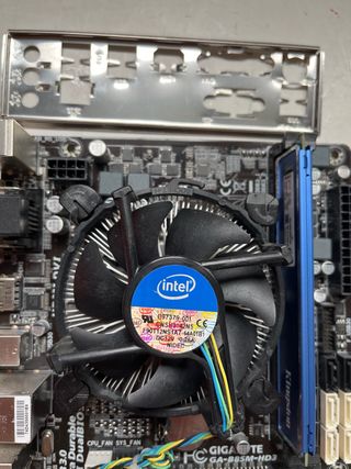 Placa Base Gigabyte GA-B85M-HD3 + Intel i3 + 8GB R