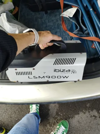 Máquina de Humo Ibiza Light 900W,no tiene mando