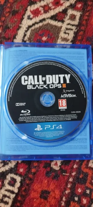 PS4 500GB + Mando + Call of Duty III