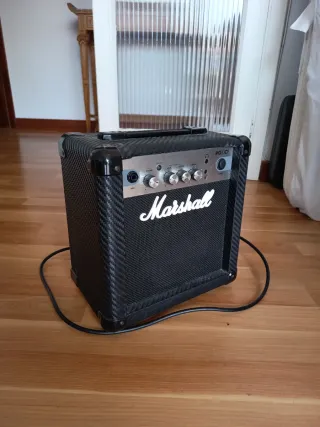 Guitarra Eléctrica Ibanez + Amplificador