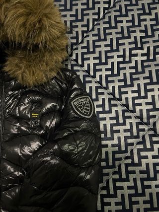 Blauer Chaqueta Negra Mujer con Capucha